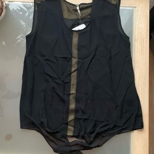 NWT Gold and black sleeveless maternity top